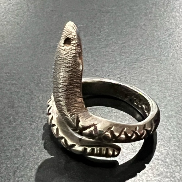 Sterling silver snake ring - Picture 2 of 5